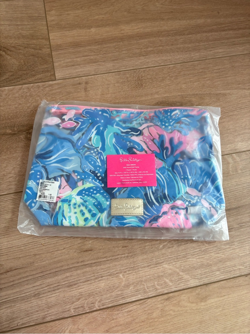 NWT Lilly Pulitzer Shade Seeker Pouch